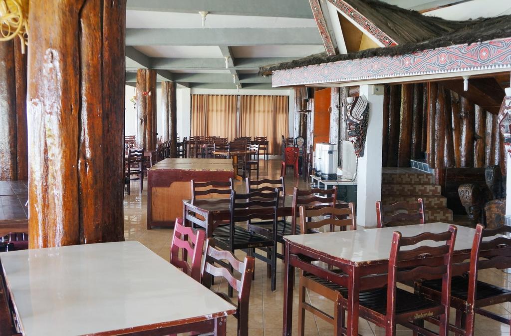 Ambaroba Resort Hotel Tuk Tuk Exterior foto